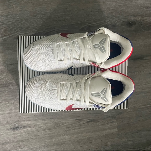 Nike Kobe 11 Elite Low Size 10.5 - Picture 2 of 3